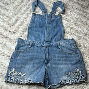 & Denim short overalls 14 plus years on size xs shorts have got embroidery,